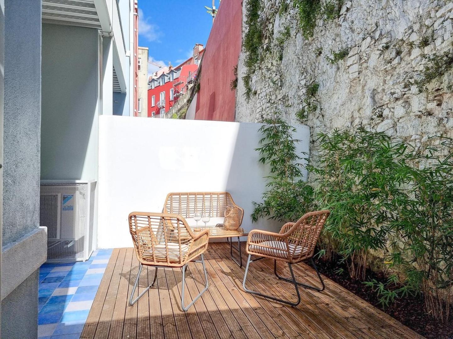 W. Lots Of In A Beautiful Terrace Lisboa