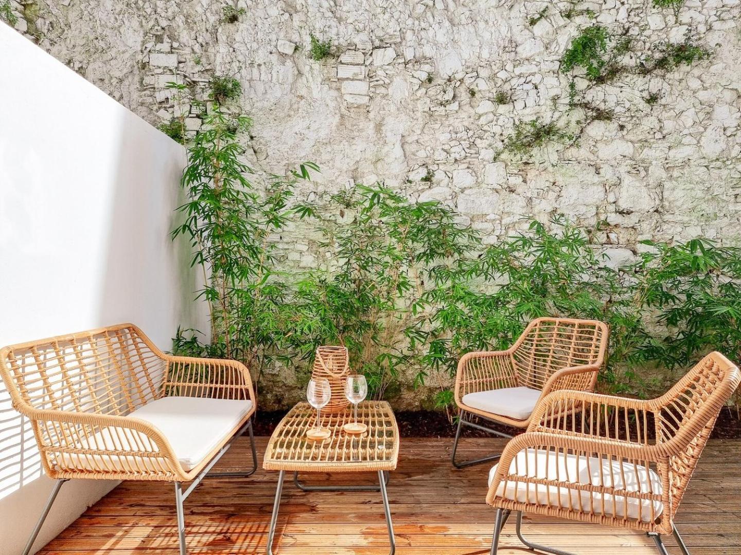 W. Lots Of In A Beautiful Terrace Lisboa